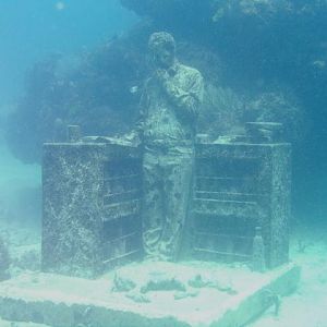 Underwater art gallery