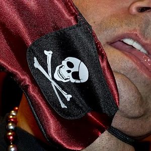 CHUM Holiday Parrrty Jolly Roger