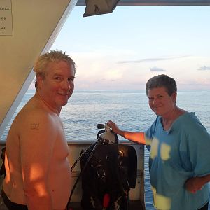 Happy Reefhound & Shadow Diver