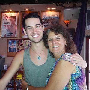 Heidi Ho & the bartender