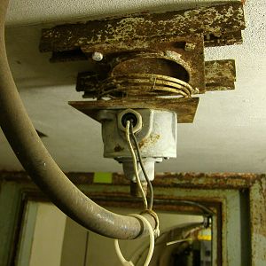 original lightbulbs were on springs