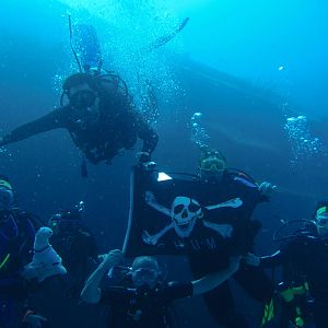 Chum Club sail the flag