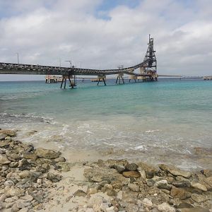 Pier for loading-out salt