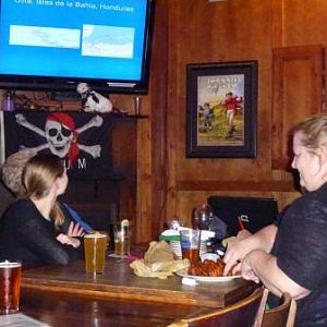 Earl Grey sharing his Utila experiences as DM