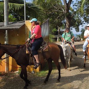 we call her wanderthewrongwaywoman