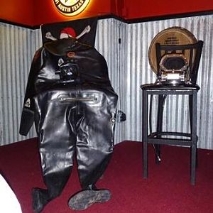 June 2016 - Vulcanized rubber suit