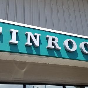 2017 Maui Tinroof Sign