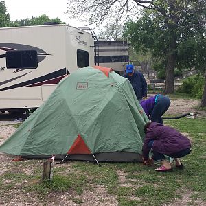 Helping Volans & Vivie with their tent