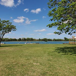 April - Lake Longhorn 01