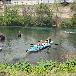Volans and Vivie will be surface support in their kayak