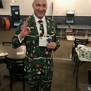 AdamBOM takes home the gift card