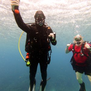 AdamBOM and VikingDiverTX doing their safety stop