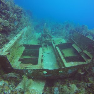 22 - Small wreck