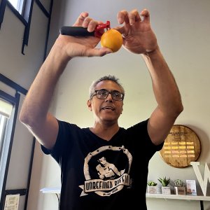 How to peel an orange