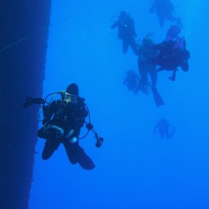 Rig Divers - HI 379B
