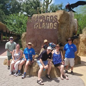CHUMMING at Galapagos