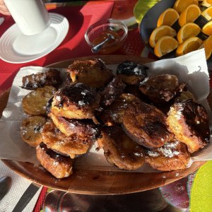 2025 1010 Fakarava BrekkieDonuts LowRes.jpeg