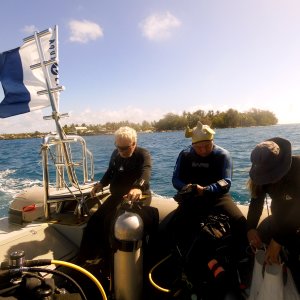 Dive crew in Rangiroa
