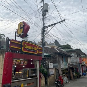 11 - Puerta Galera Streets (Never cut the blue wire)