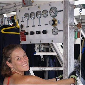 Gas Queen Pumpin' the Tanks