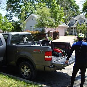 Loading Up After The Sunday Dive