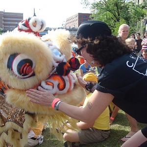 Hiedi Ho and the dragon