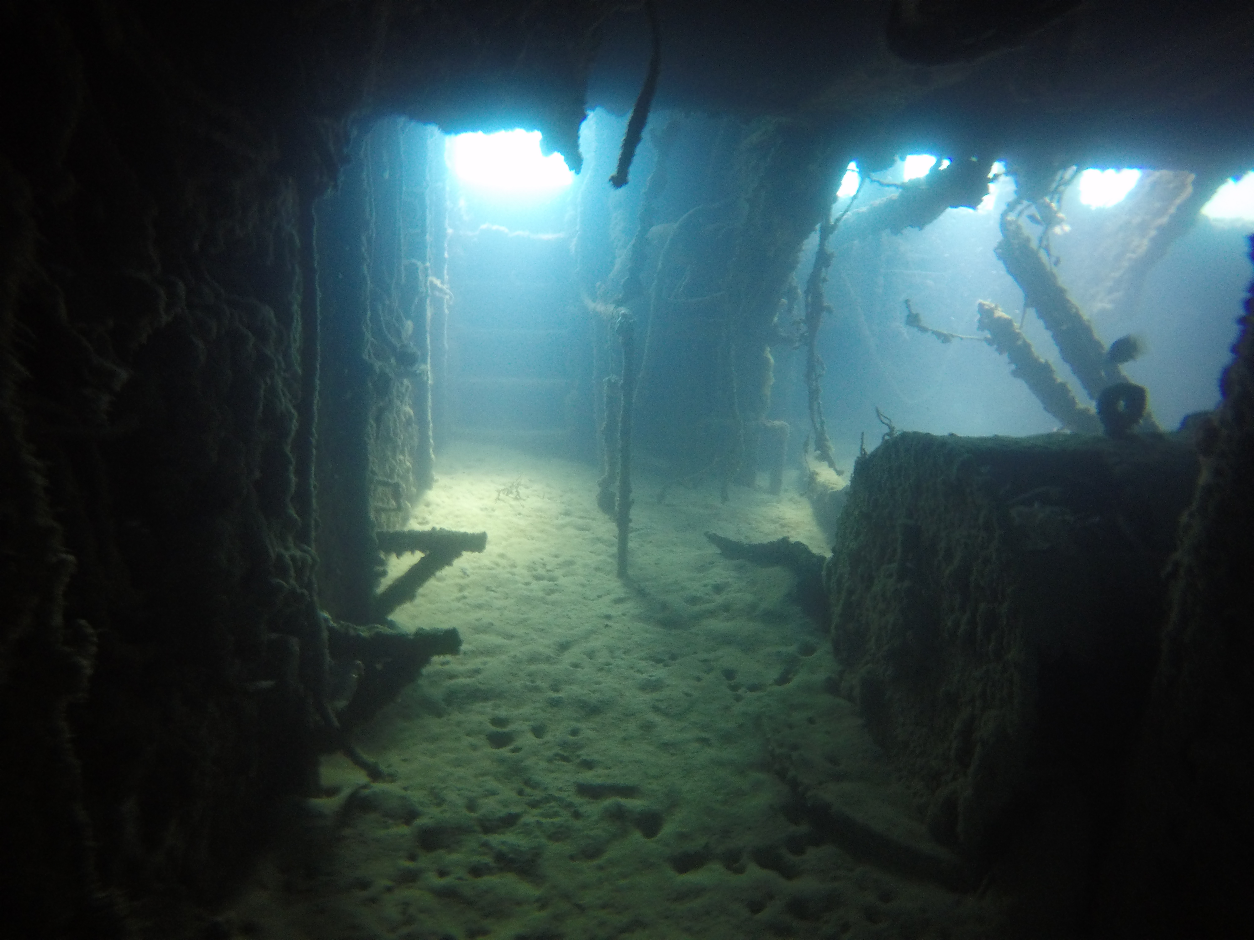 10 - inside tug wreck.JPG