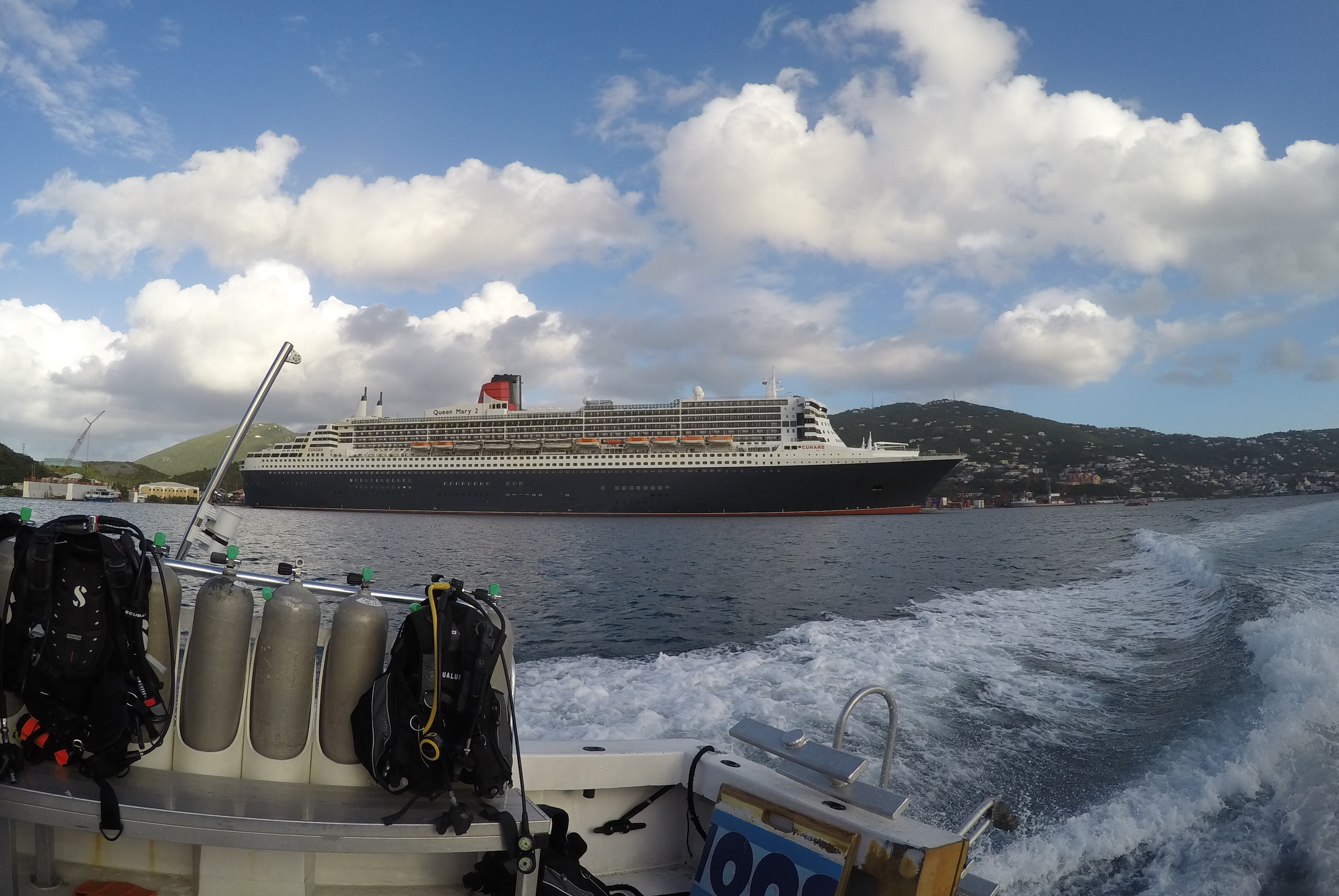 15 - Queen Mary 2 at St Thomas.JPG