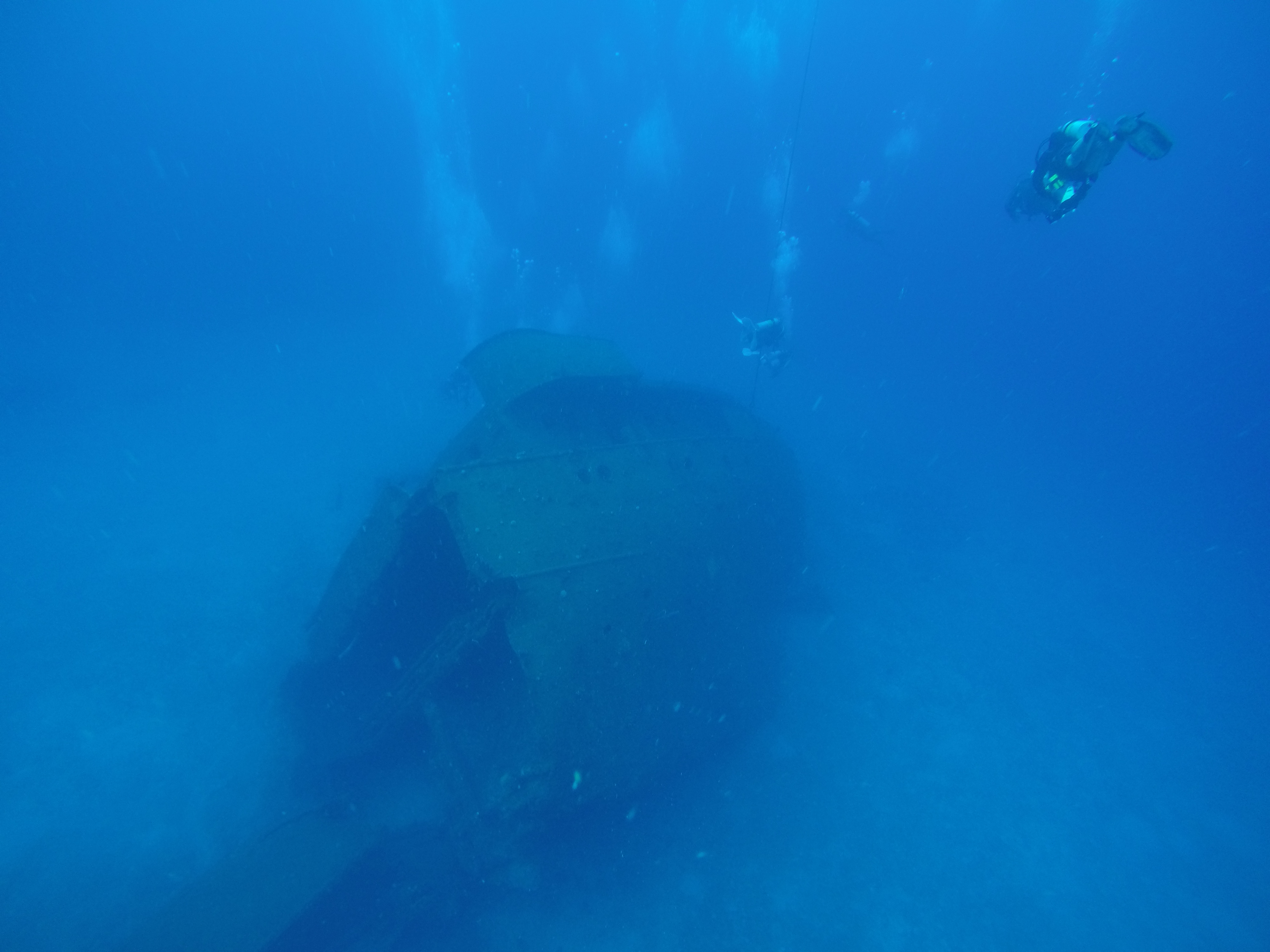 2 - Dropping onto the El Aguila wreck stern