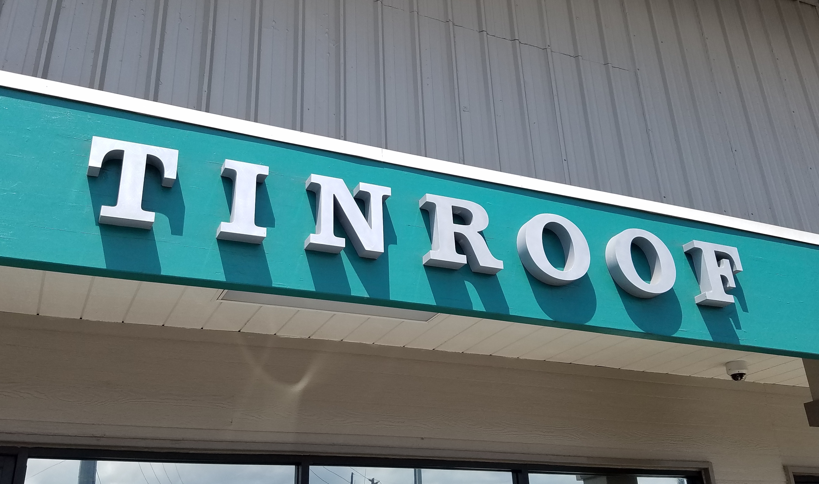 2017 Maui Tinroof Sign