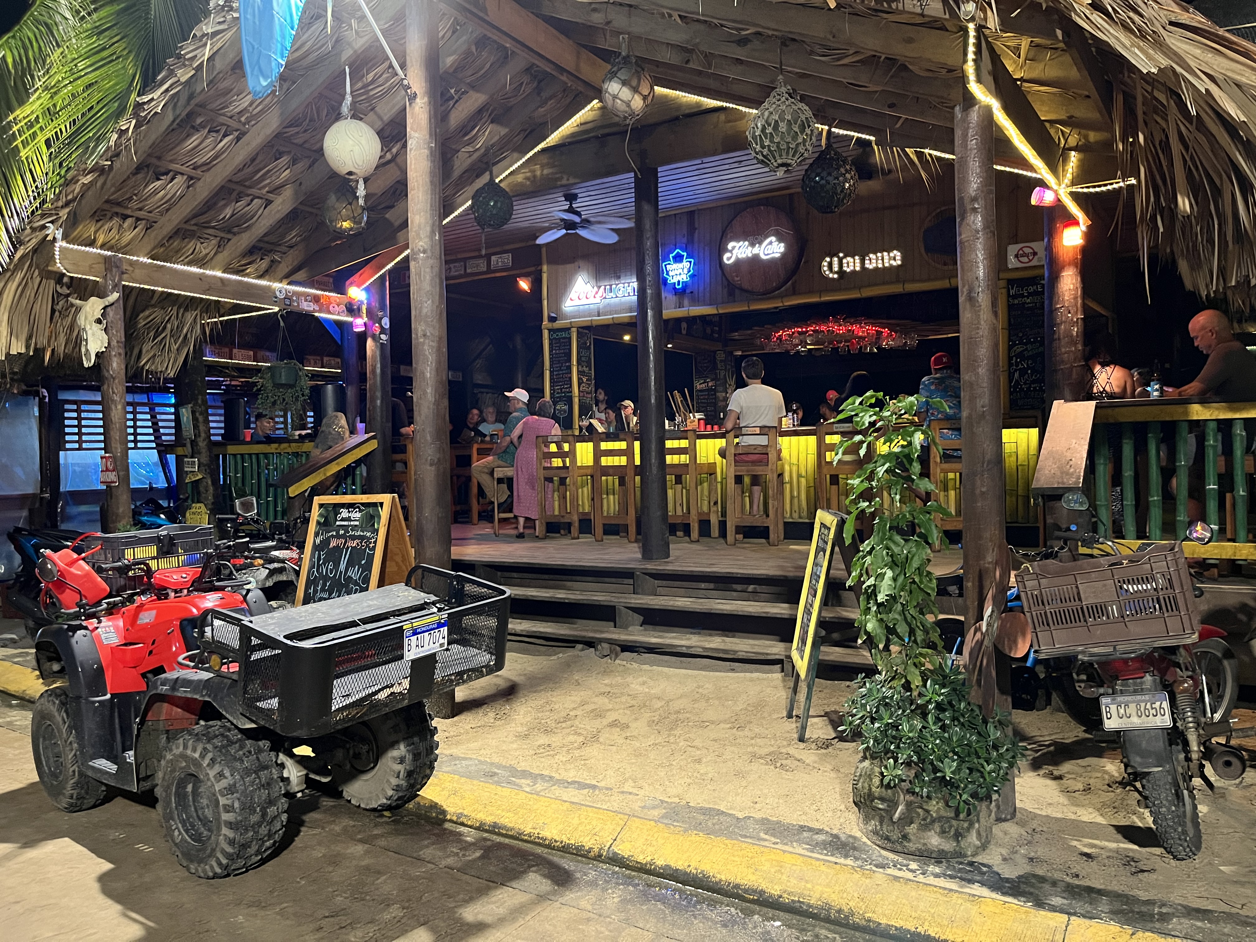 26 - Wednesday night at Sundowners