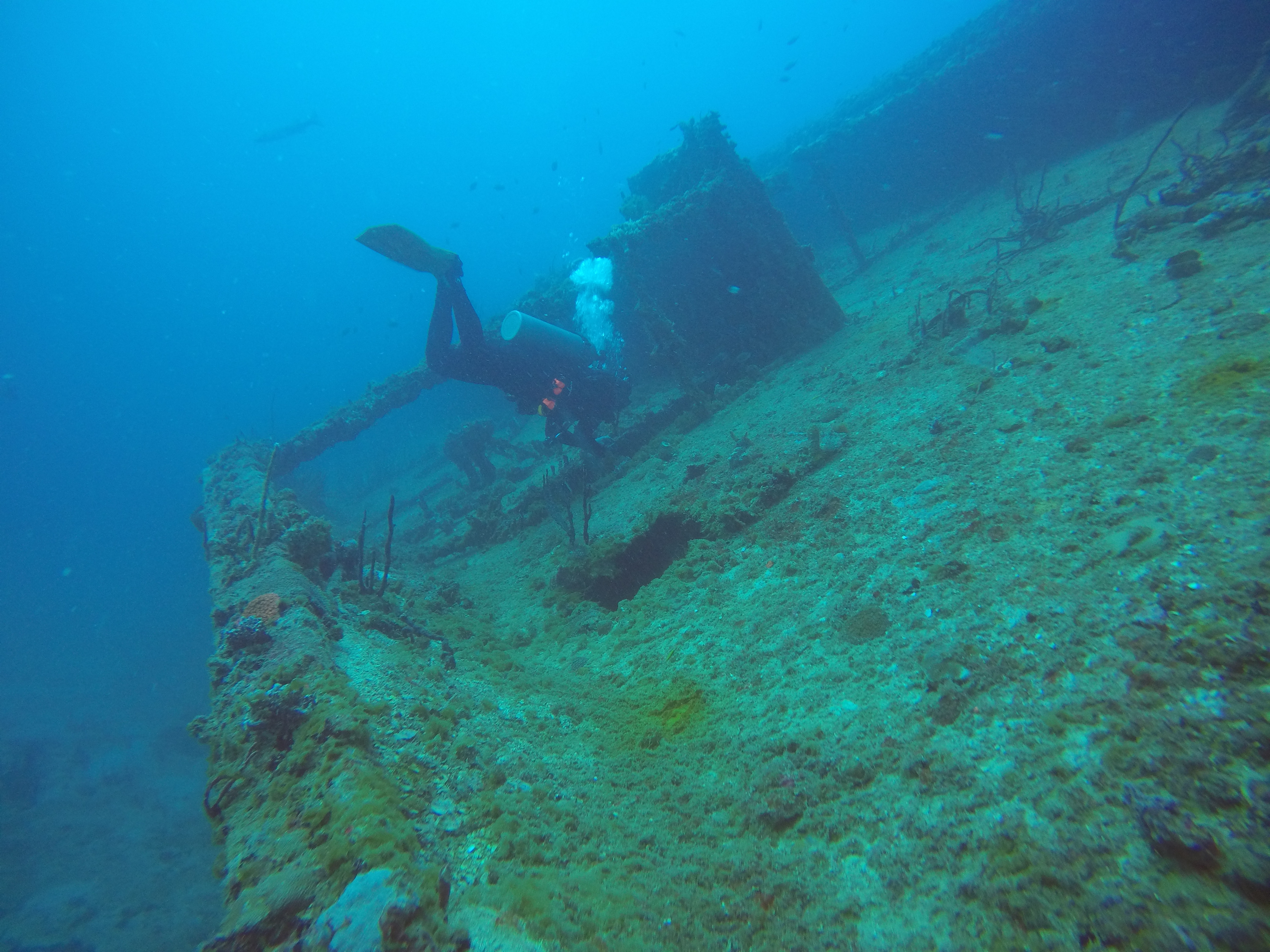 4 - entering The Miss Opportunity wreck.JPG