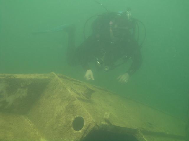 atlas750 on a sunken boat