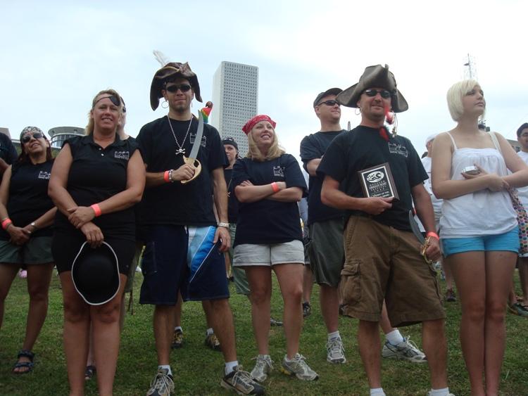 CHUMmers listen to pre-race festivities