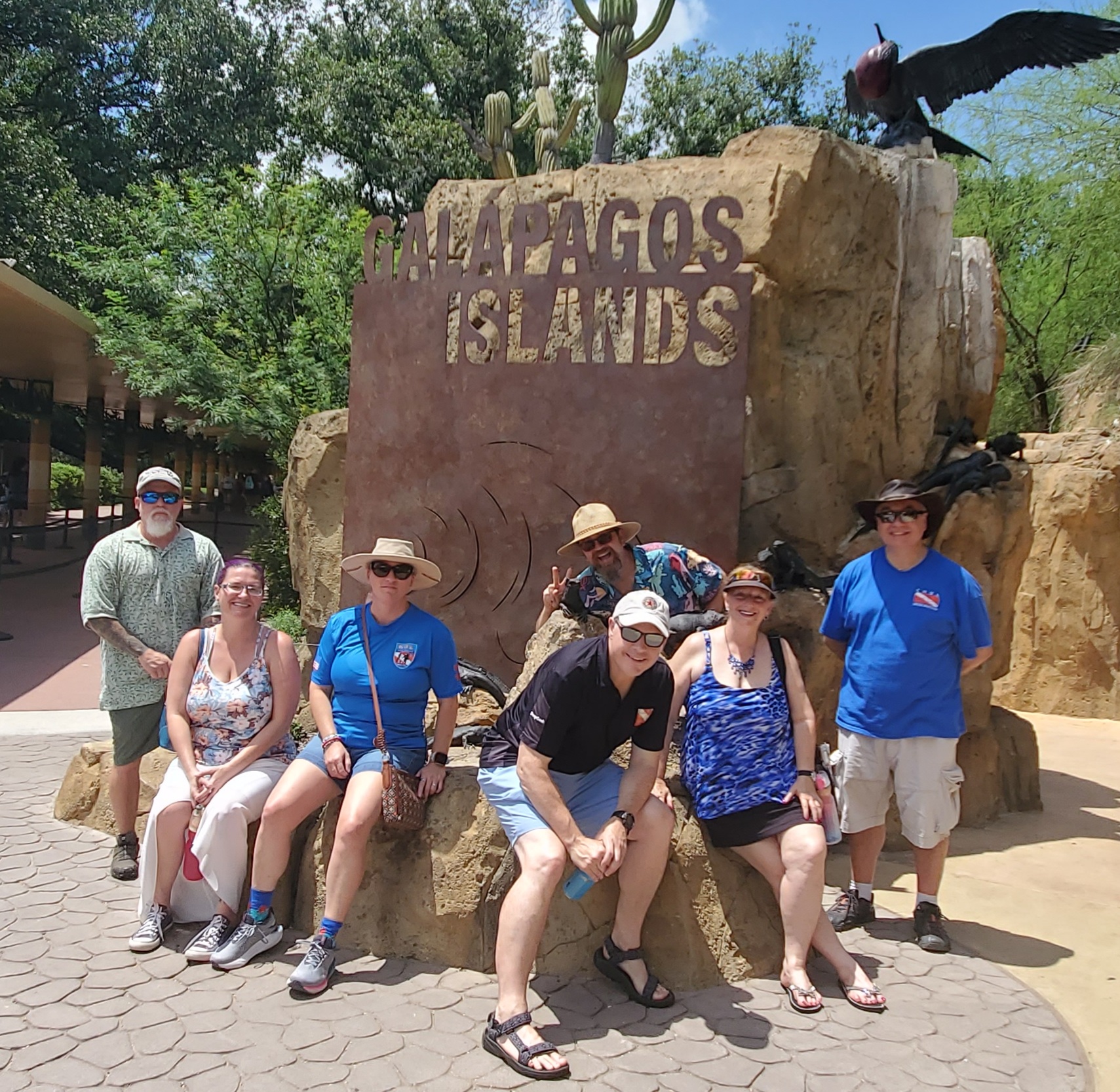 CHUMMING at Galapagos