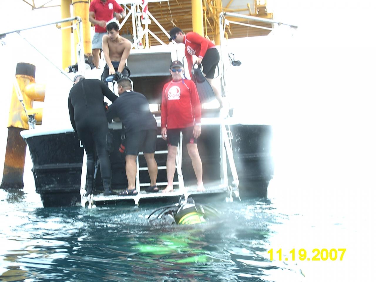 Diveing at the rig