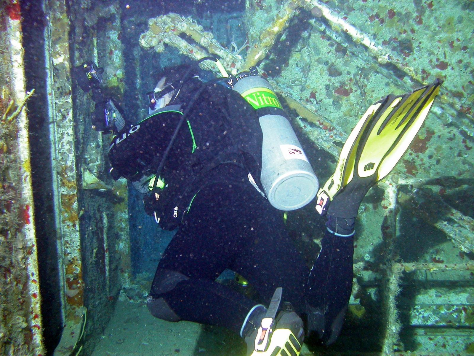 Diver Dan looking for the head