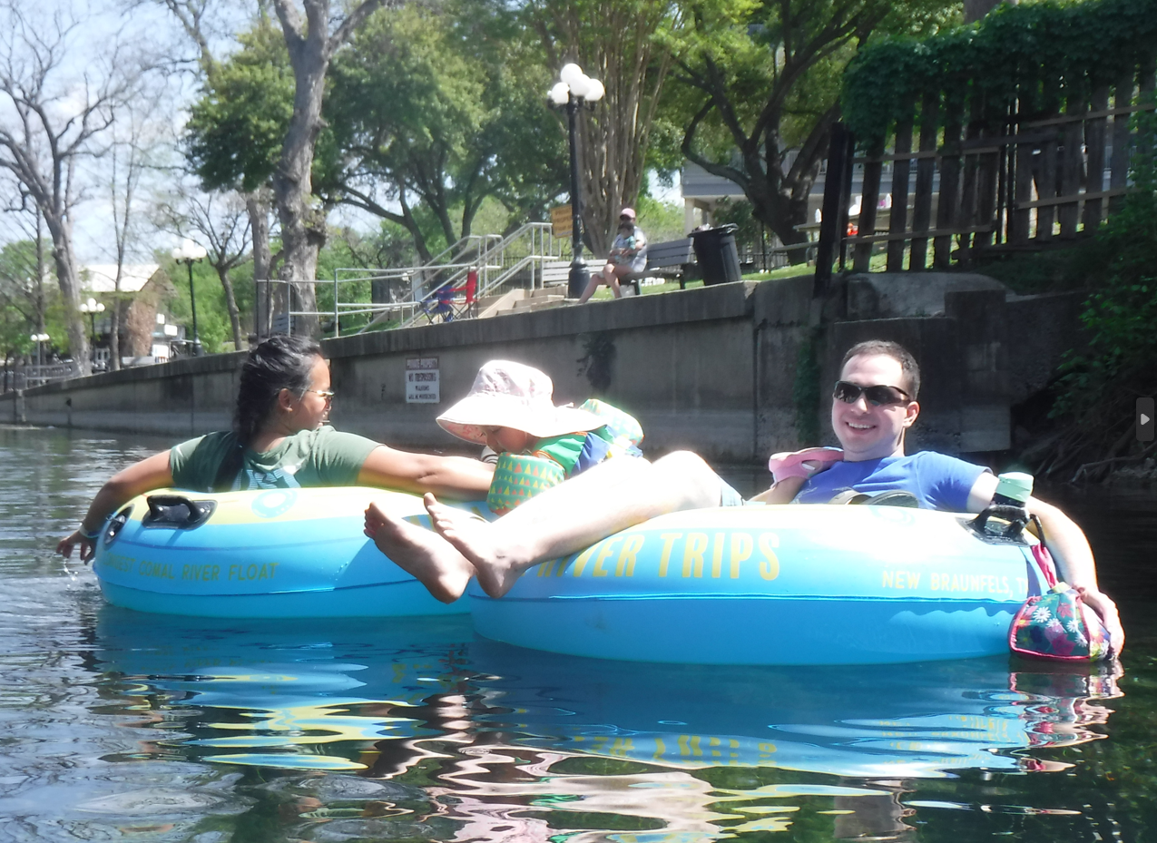 Float 04 - Tropical Family.png