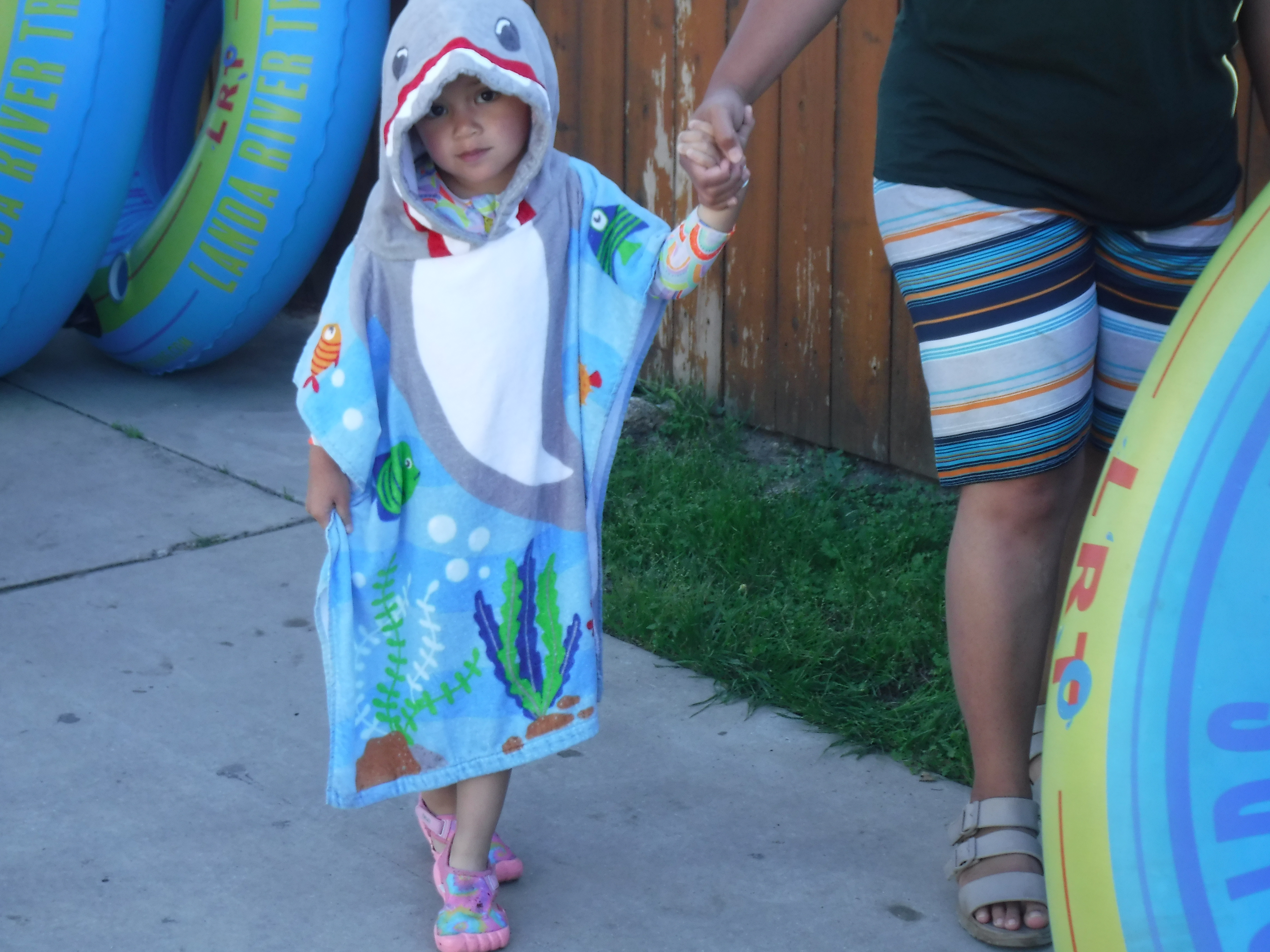 Float 31 - Baby Tropical's Pink Toes.JPG