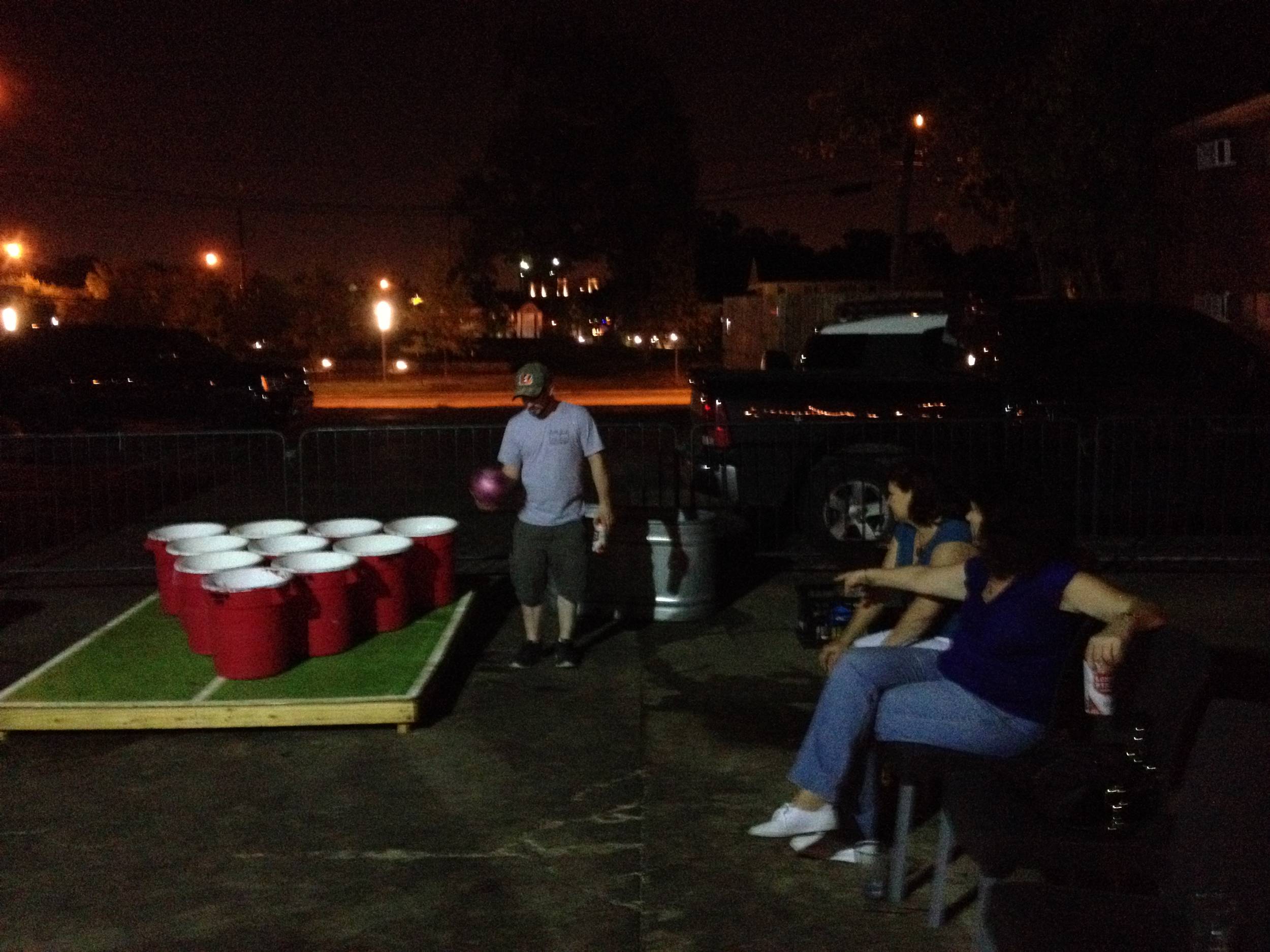 Giant beer pong