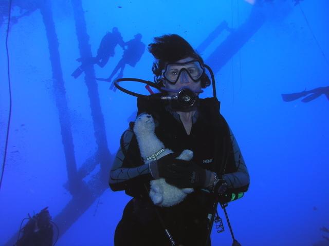 Heidi Ho takes Wet rig diving
