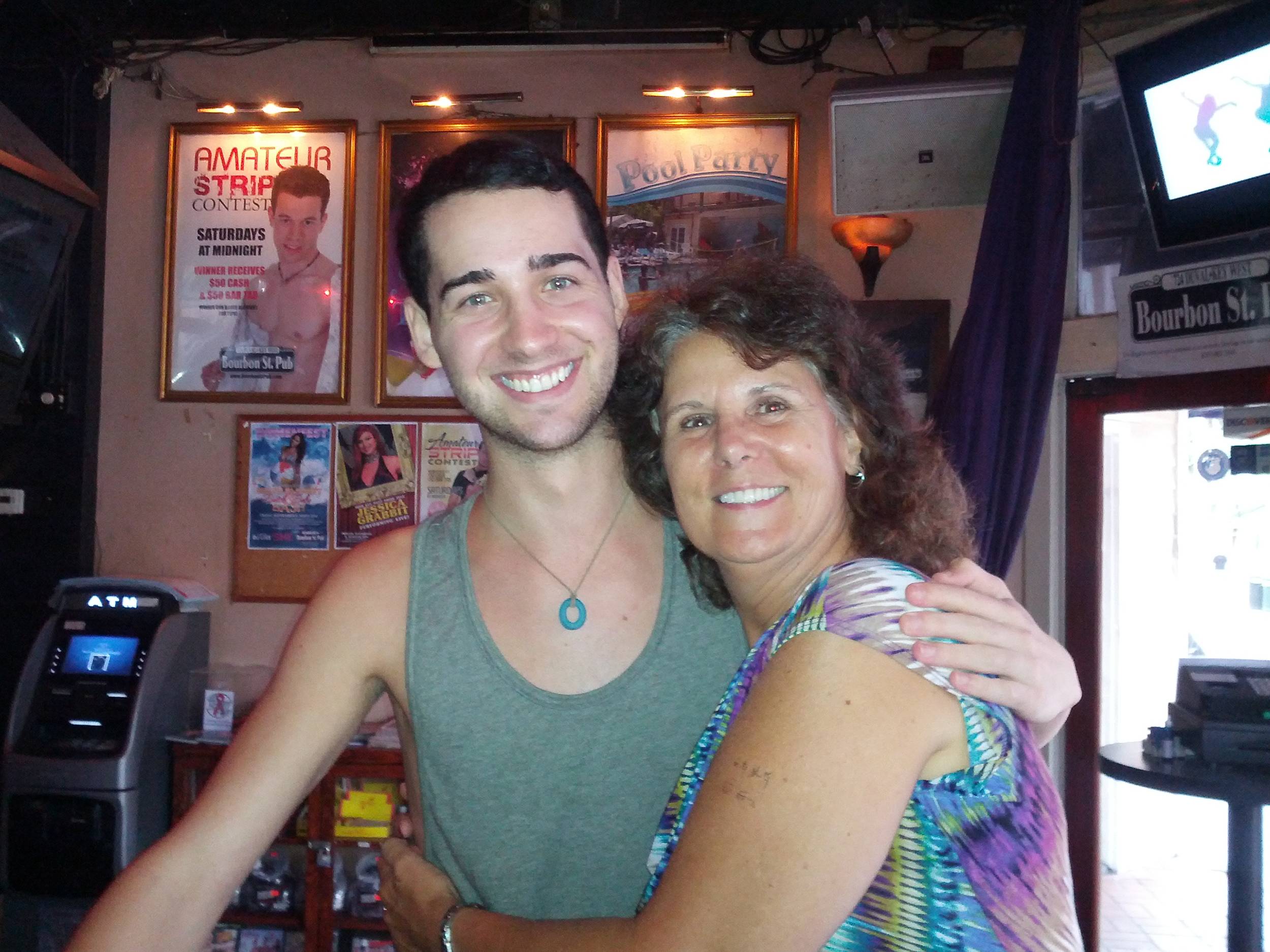 Heidi Ho & the bartender