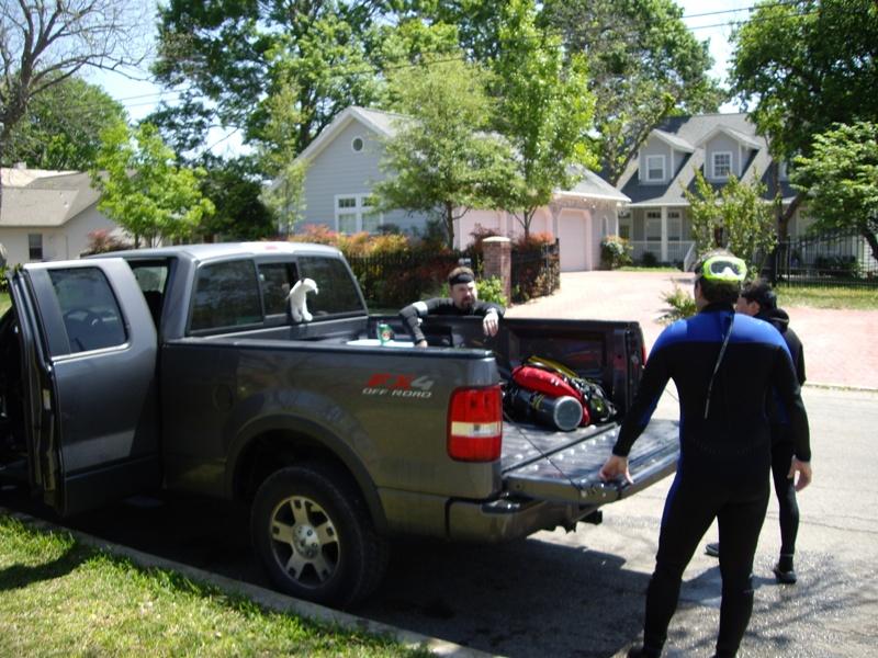 Loading Up After The Sunday Dive