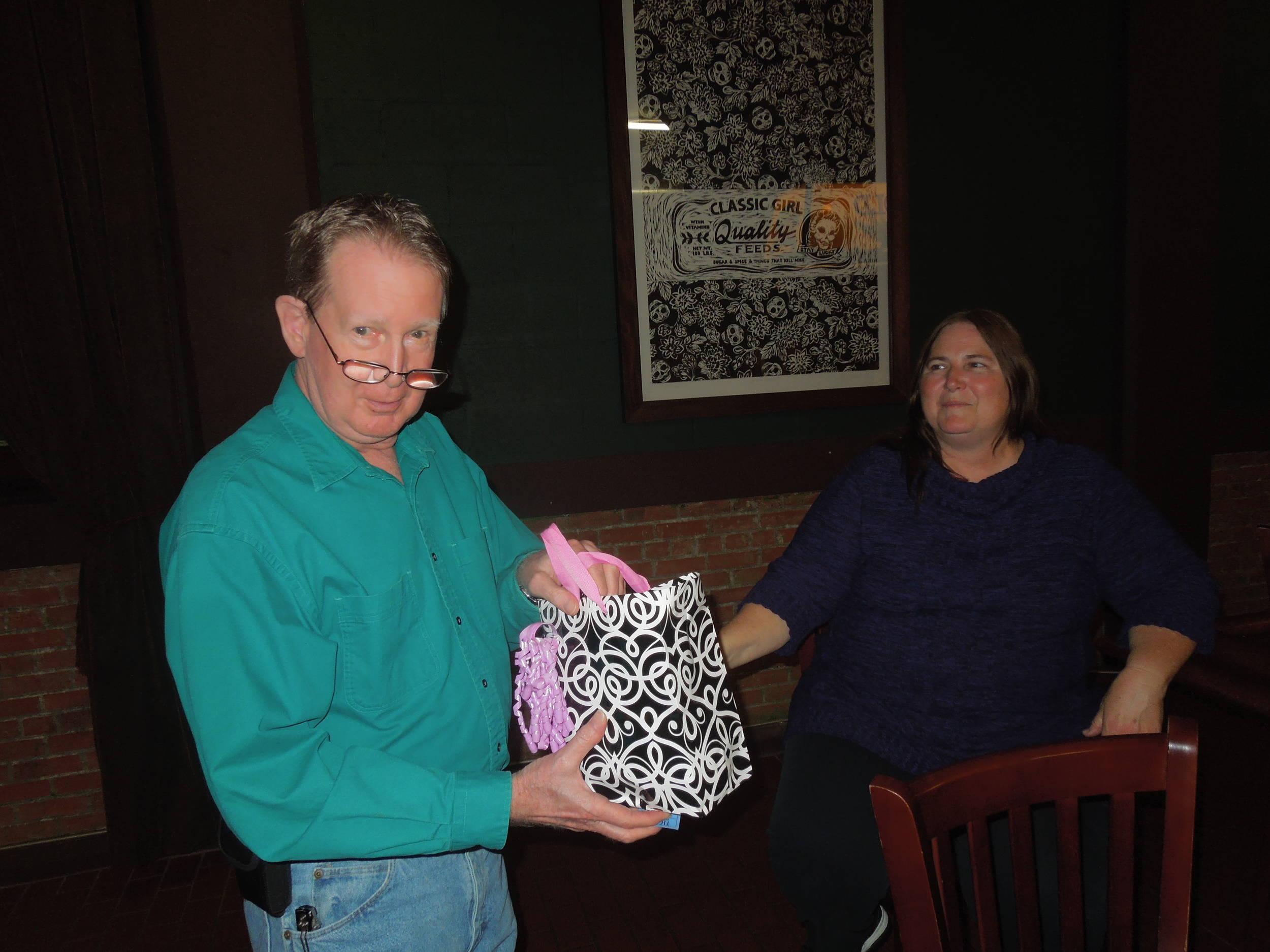 Mr Snorkel chooses a gift