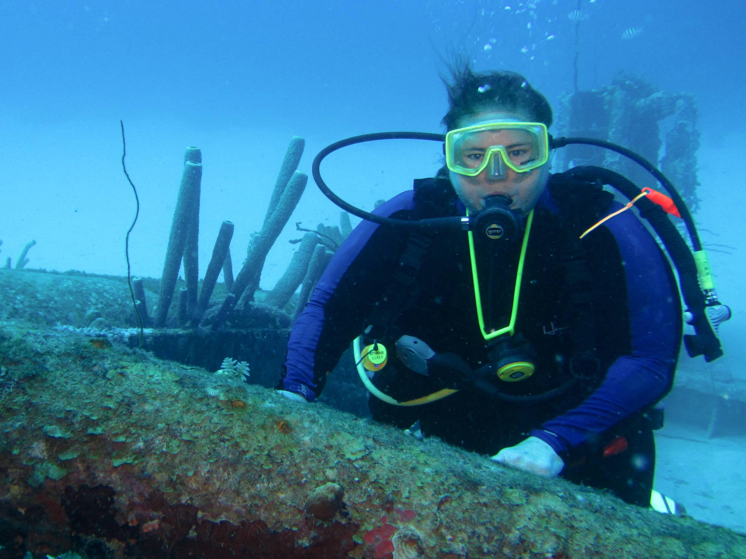 Ms Kjenn Dives at Hilma hooker