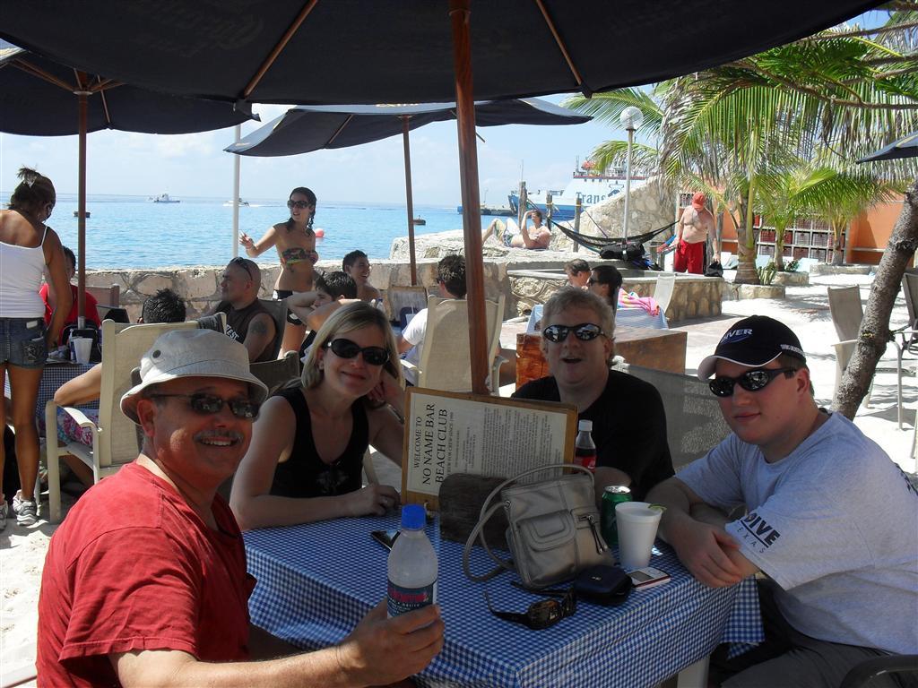 newfrontyard001Medium