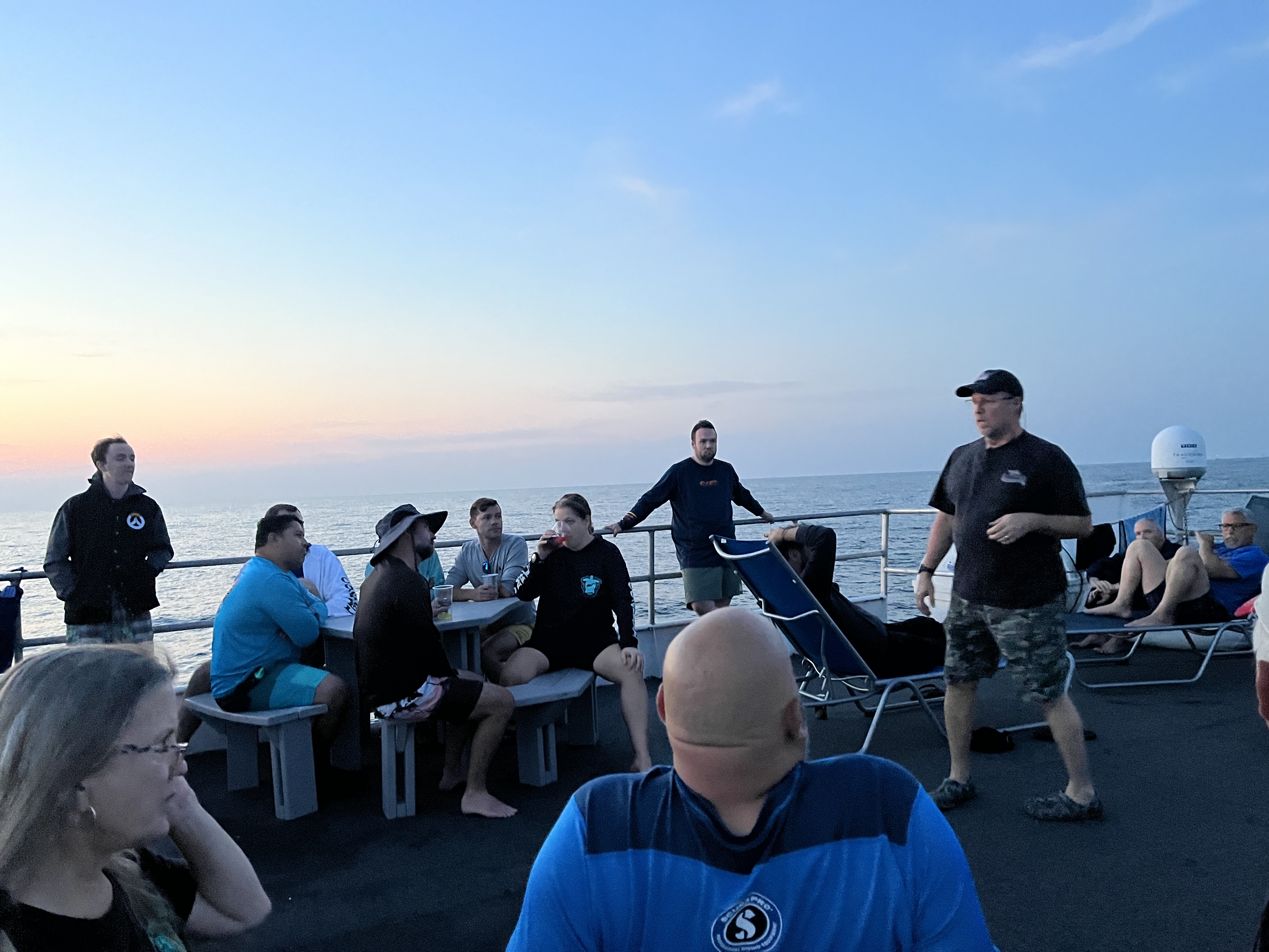 Night dive briefing