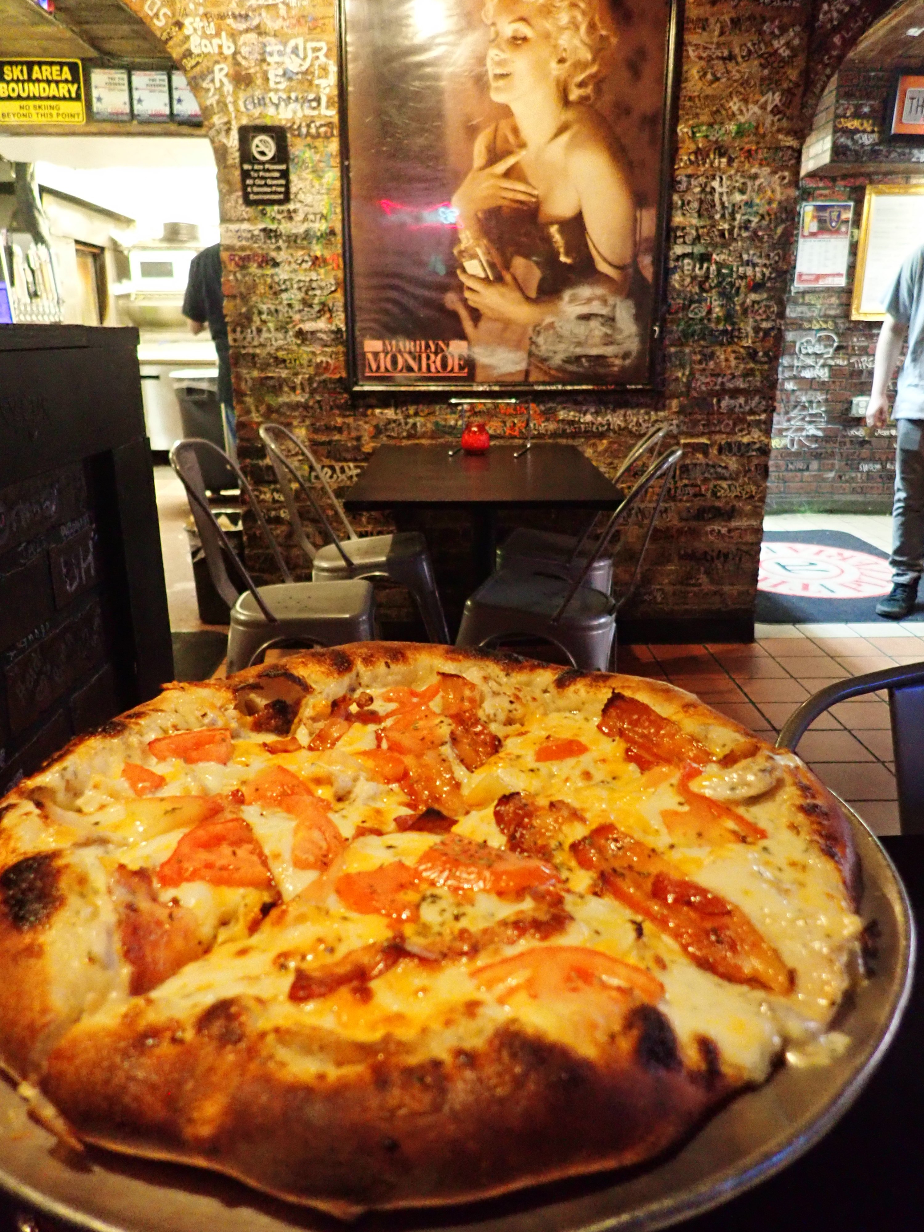 Post-dive pizza at the Pie