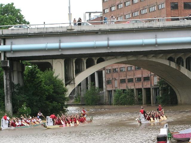 Race 1 - rounding the bend
