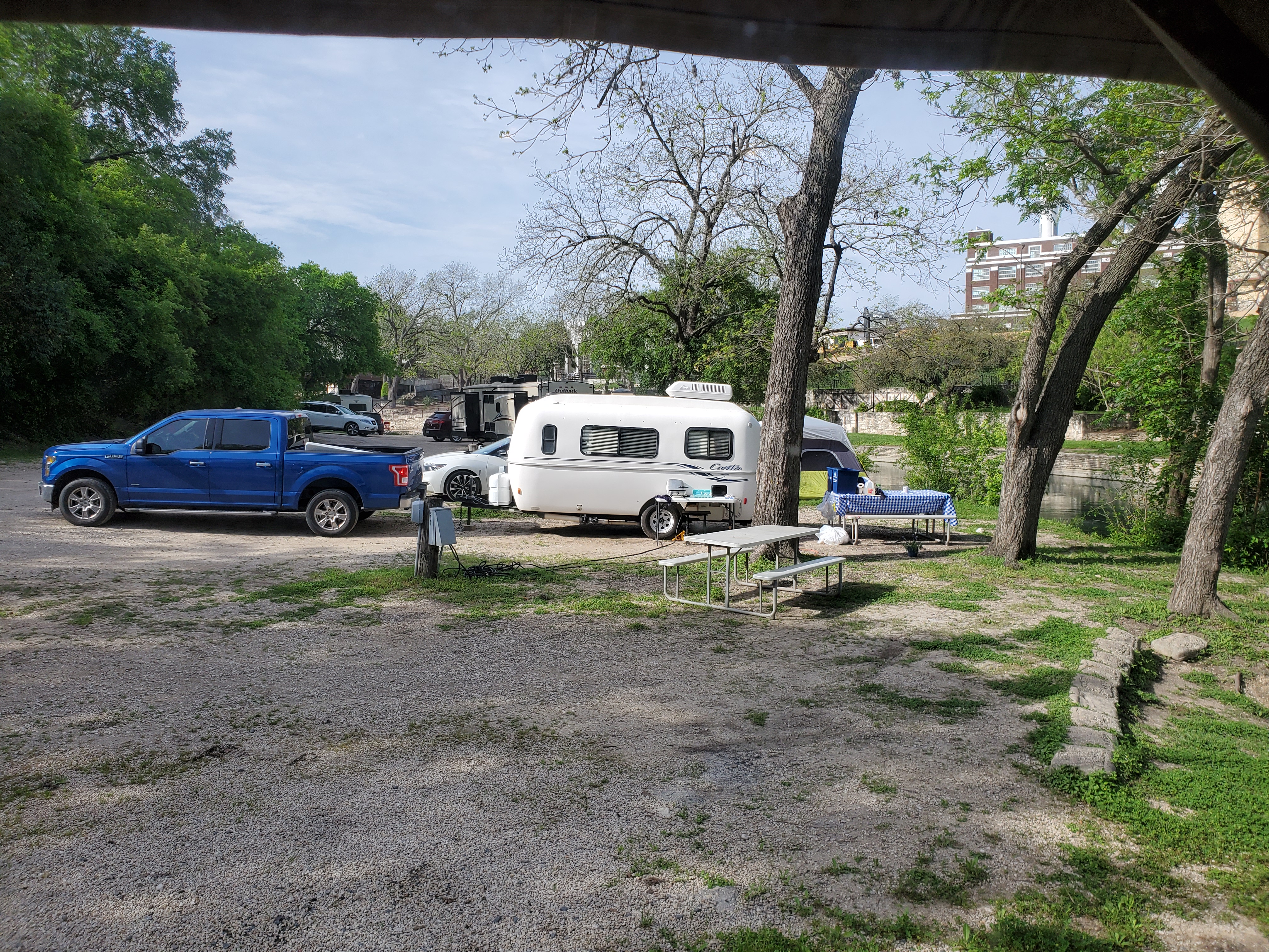 ReefHoundCompoundHiding